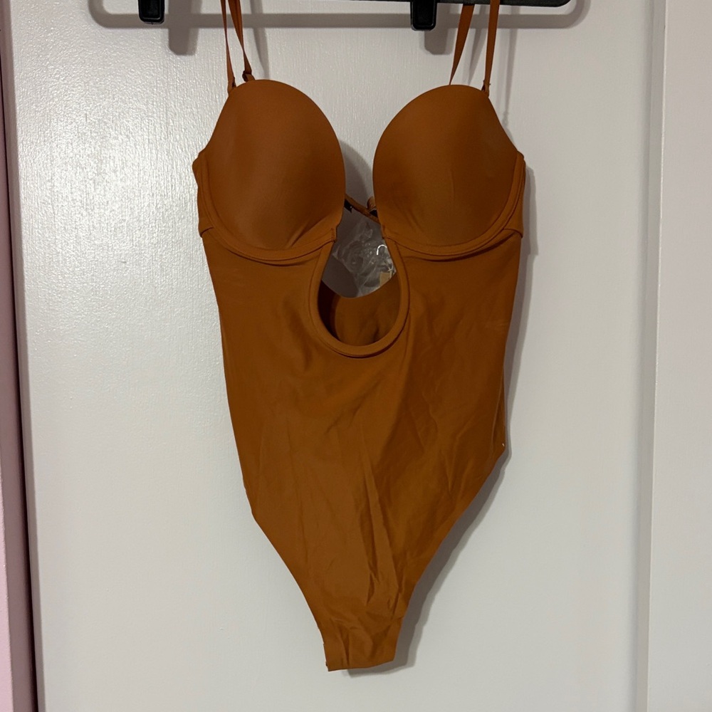 SKIMS Supper rare Deep Plunge Shape wear BodySuit